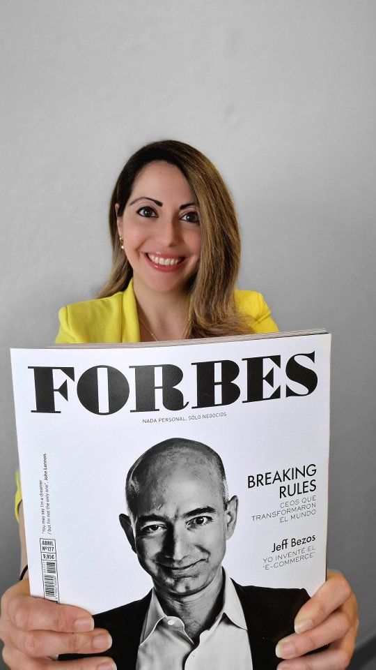 🤩📰 ¿Te imaginas salir en la revista @forbes?

Pues @rafa.galvez_ y @yolandacambra de @cerotonteria lo han hecho. 🙂🙌🏻

🟡 Forbes es una revista especializada en el mundo de los negocios y las finanzas. Muy reconocida entre los empresarios, directivos y ejecutivos, así como emprendedores.

Por eso, no es de extrañar que el sueño de muchxs sea salir en este medio.✨️

De hecho, nos lo pedís mucho cuando llegáis a la agencia, pero debo decirte que no es nada fácil hacerlo. Sin pagar miles y miles de euros, claro.🤑

De ahí que salir en la revista sea un hito, ya que no es algo que ocurra habitualmente.

👉🏻 En este número de abril Rafa y Yolanda colaboran como expertos en un reportaje especial sobre el 20º aniversario de Youtube. ¡Ah! Y también en la versión digital.

Salir en prensa tradicional es bastante difícil de conseguir. Sin embargo, como siempre digo, con experiencia, metodología, perseverancia y estrategia SE PUEDE. Y eso es lo que aplicamos en la agencia. 🙂

¿Te gustaría salir en la revista Forbes? ¡Cuéntame en comentarios! 🥰👇🏻

Déjame tu like 💛 y sígueme en @monicagsempere si tú también quieres triunfar en los medios de comunicación.

(Todos los derechos reservados)

#MásImpacto #Comunicacion #monicagsempere #Medios #Prensa #GabinetedePrensa #MediosdeComunicacion #entrevista #mediosdecomunicación #relacionespublicas #agenciadeprensa #agenciadecomunicación #posicionamiento #visibilidad #autoridad #emprendedoras #salirenprensa #posicionamientomediático #comunicacioncorporativa #negociosdigitales #emprendedoresdigitales #salirenlosmedios #estrategiasdecomunicacion #jefedeprensa #influencia #referente #marcapersonal #forbes #forbesespaña